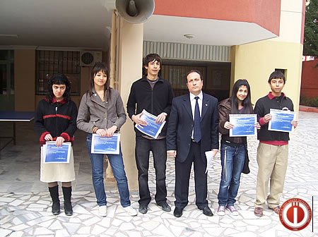 1.Dönem Dereceye giren öğrencilere başarı belgeleri verildi.(8 Şubat 2008)