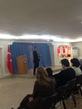 Kırmızı Karınca Eğitim ve Danışmanlık Merkezinden konferans verildi . (30 Kasım 2016)