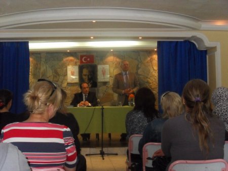 Yaprak Psikolojik Danışma Merkezinden konferans verildi.( 4 Nisan 2012)