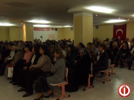 2011-2012 Öğretim yılı 2.dönem veli toplantısı yapıldı.(4 Nisan 2012)