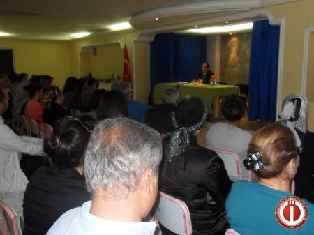 2011-2012 Öğretim yılı 2.dönem veli toplantısı yapıldı.(4 Nisan 2012)