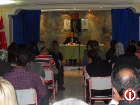 2011-2012 Öğretim yılı 2.dönem veli toplantısı yapıldı.(4 Nisan 2012)