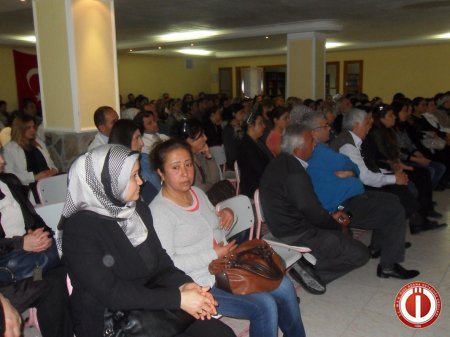 2011-2012 Öğretim yılı 2.dönem veli toplantısı yapıldı.(4 Nisan 2012)