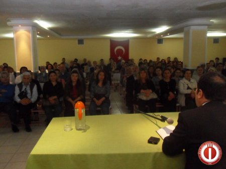2011-2012 Öğretim yılı 2.dönem veli toplantısı yapıldı.(4 Nisan 2012)